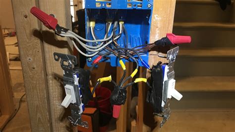 wiring 2 outlets in one box